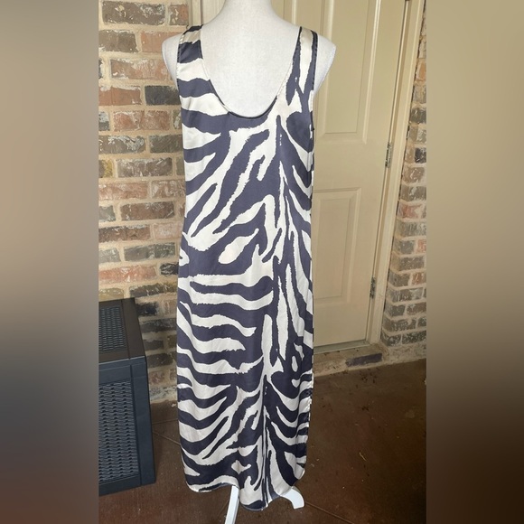 H&M Asymmetrical White and Blue Maxi Dress, Modern & Sophisticated Sz Small - Picture 14 of 15